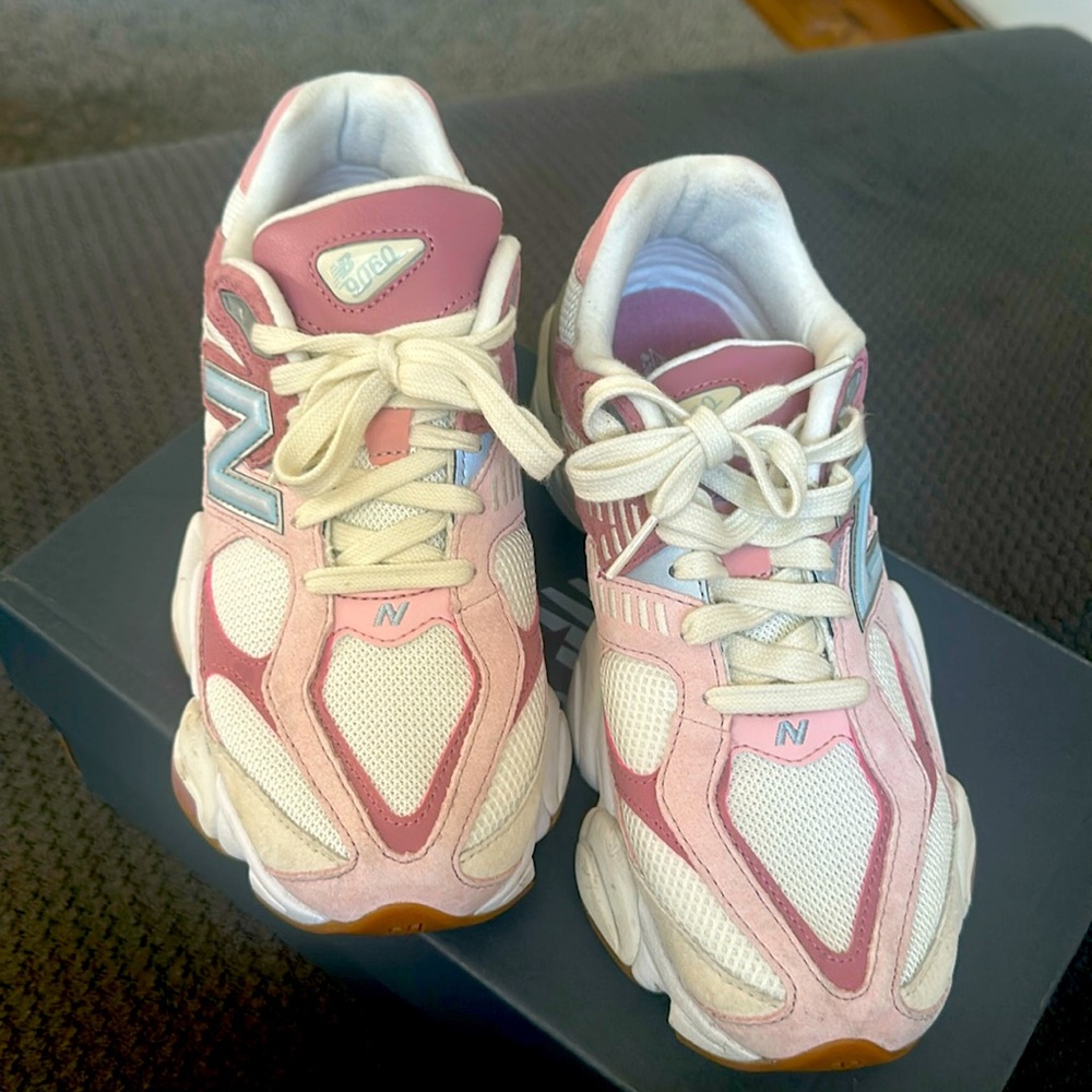 Women’s sneakers